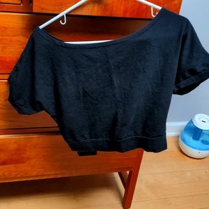 Black short sleeve crop top